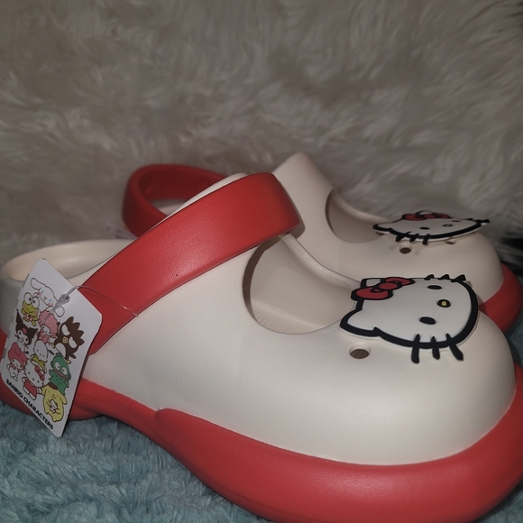 Hello Kitty Clogs Size 39- 40 - Picture 8 of 11